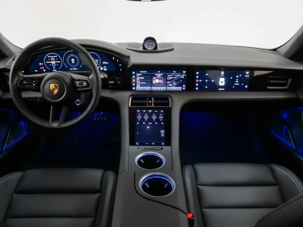 Taycan Turbo S interior